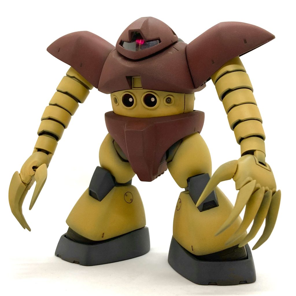 こちらは数年前に作ったモノ。あちこちイジってますが、バランスが悪くなっただけですね😞腕を伸ばしたいがためだけにキットを２つ使ってます。…なんともお下品な作品😓