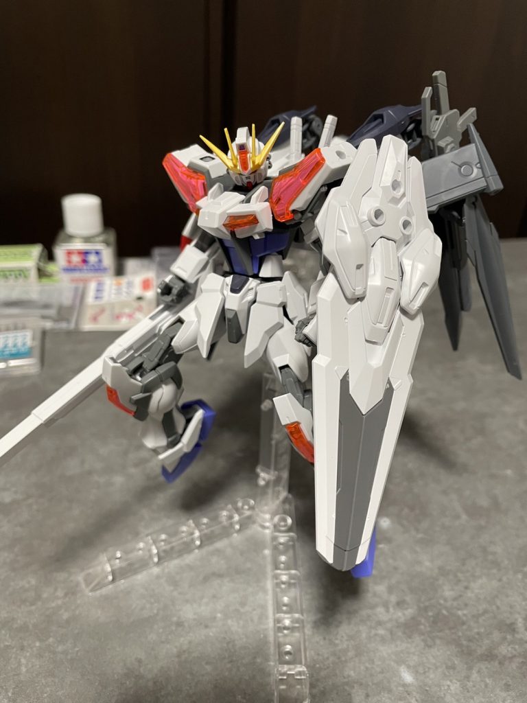 新たに追加された武装として、ブレイドドラグーン、エスカッシャン、ヴァリアブルロッドライフルBビームサーベル（キャリバーン）といった感じです。