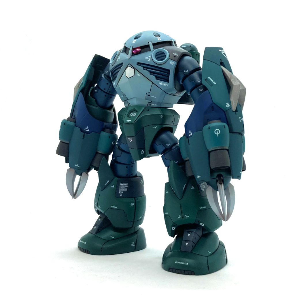 無駄に腕が重たいだけのズゴックモード。