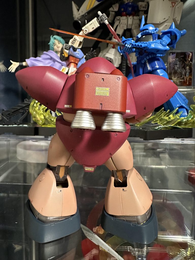 また、合わせ目処理等を行なっていないので足の合わせ目が非常に目立ってしまっている。