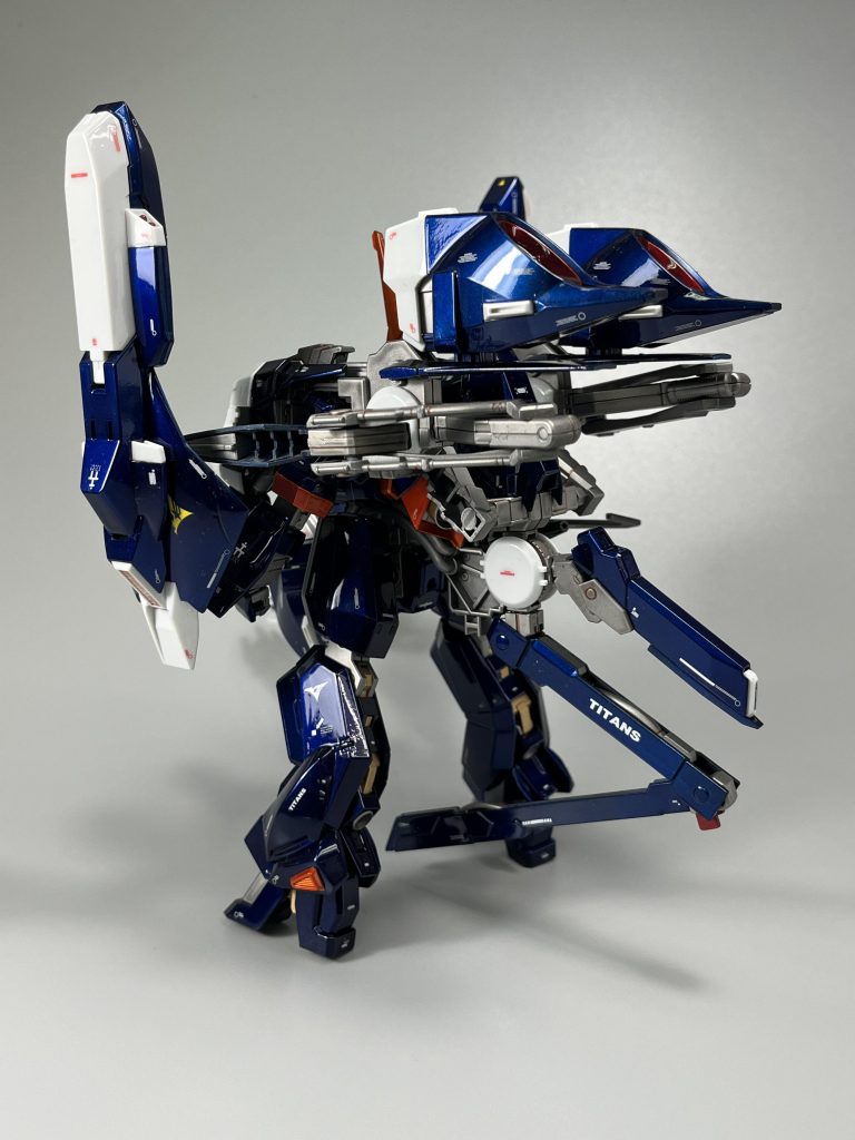 外装部分がGXメタルブルーにGXディープクリアブルーを重ねたキャンディ仕上げになってます。