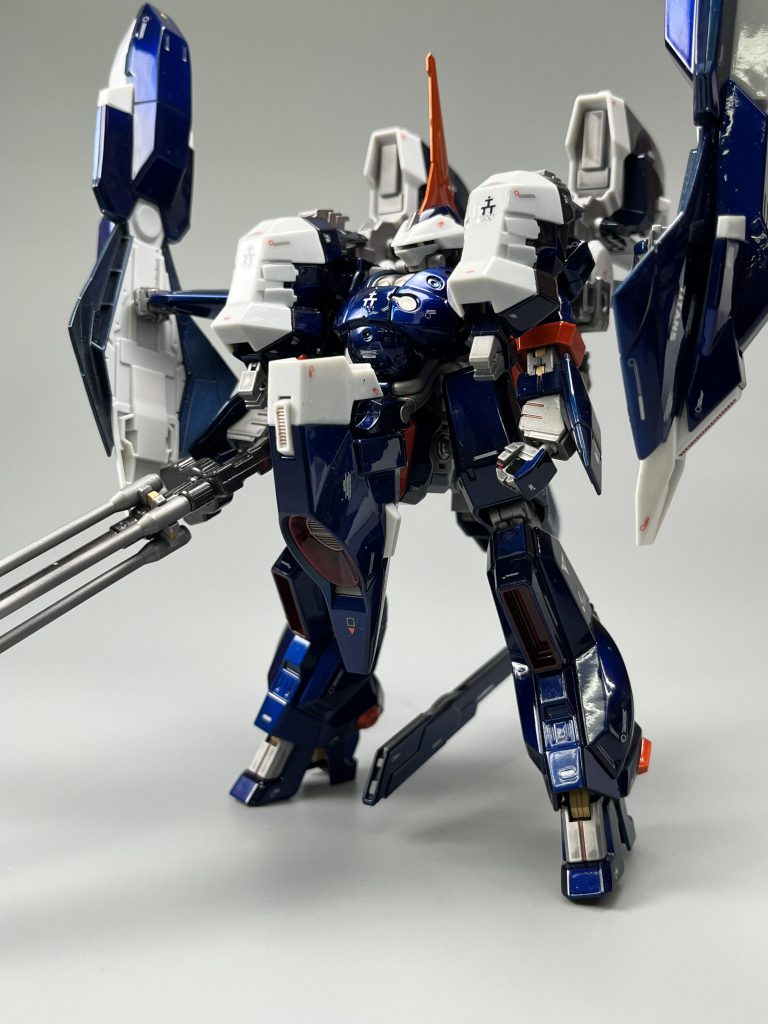 各々のキットは非常にバランスがよく、とくにHGバーザムの肩関節は画期的な構造です。ただ組み合わせるとなると、非常に面倒くさいw 一旦組んだら二度バラしたくないです😅