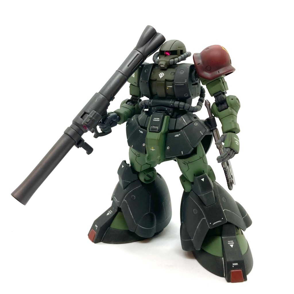 うん。レッドショルダーの赤はもっと暗い。血の色だ。