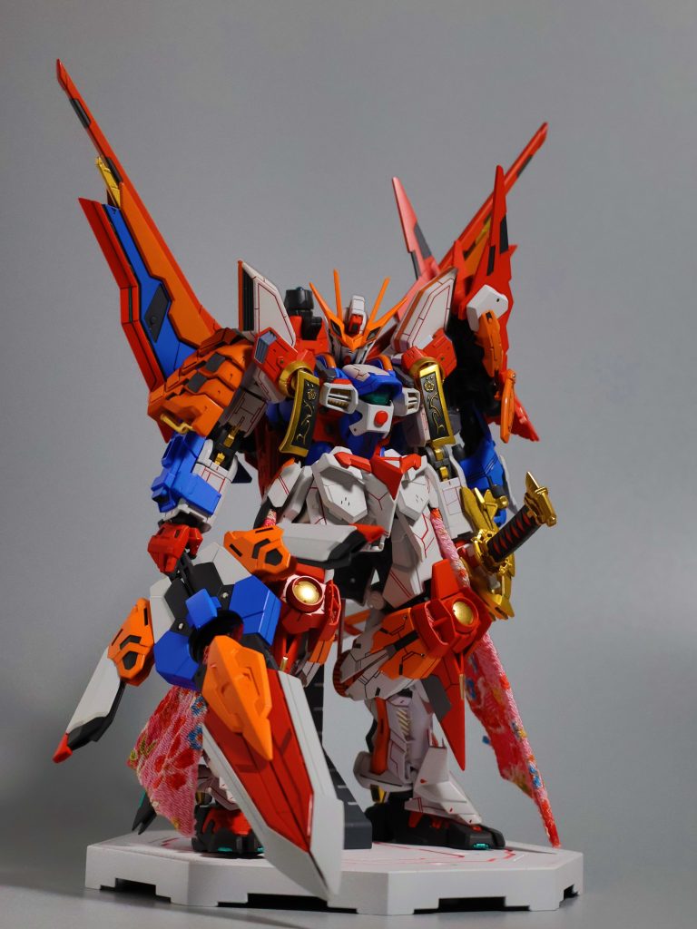 背中のアーム位置を動かすさせることで「X」のシルエットに見え・・・見えろ！（無茶振り）