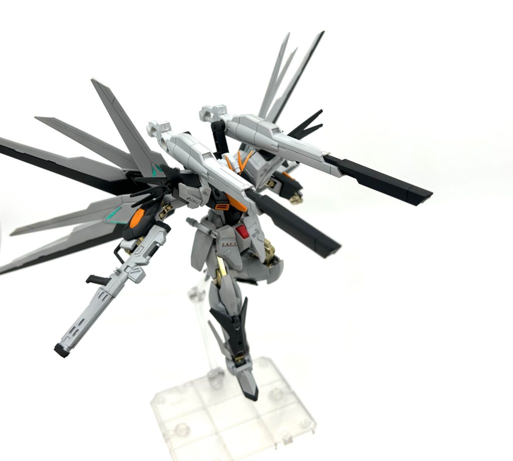 ツインサテライトキャノン「シャンカラ」。それ単体でも小規模な艦隊を消し飛ばすレベルの武装だが、それ故にあまり小回りが利かないという弱点も持ち合わせている。