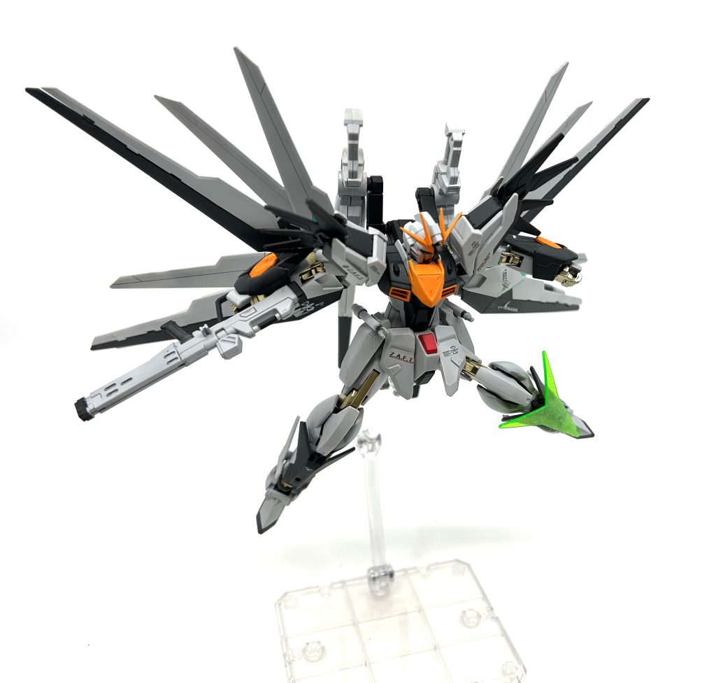 脚部ビームシールド。アルミューレ・リュミエールの応用で力場を形成しており、脚部への攻撃を防ぐのみならず、光弾を飛ばしたりすることも可能。