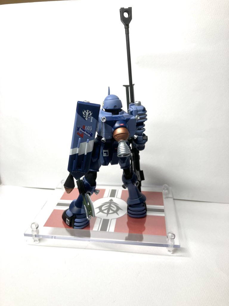 スタンドは百均の写真立てを使ってます。