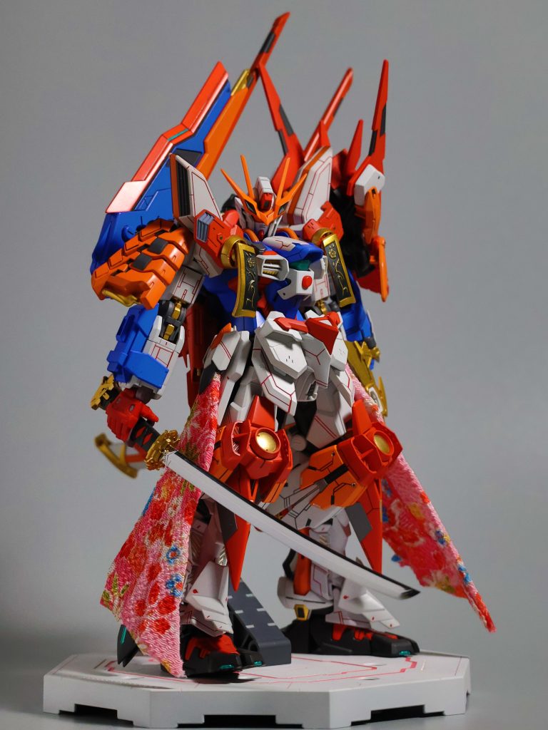 抜刀!!!我ながら超絶好きなワンショット❤なびくような和柄マントが良い味出してると思います!マントはフェニーチェのビームマントに手芸屋さんで買った和柄の布を両面テープで貼り付けて使用しています!