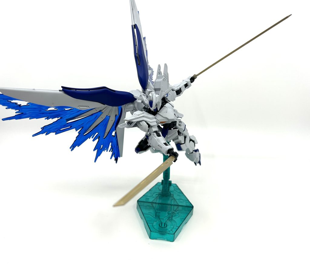 しかし、あまりにも覚悟が決まったそのアグニカポイントが高い戦いぶりから、基本的に465のファンたちはバエリストで埋め尽くされており、チャット欄はマクギリスになりきったようなコメントで溢れているとか。