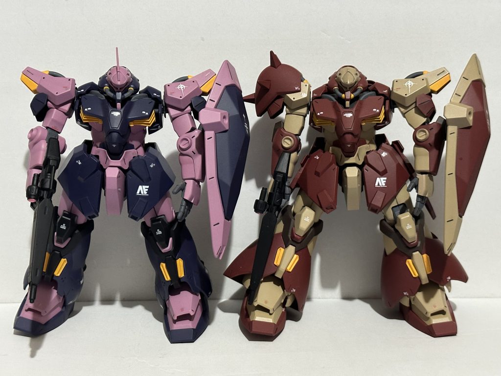 前回投稿のF-02と。