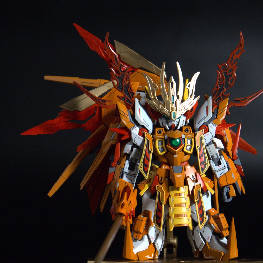 本来の曹操ウイングは羽を片方にまとめることができるので意地になって再現してみました。