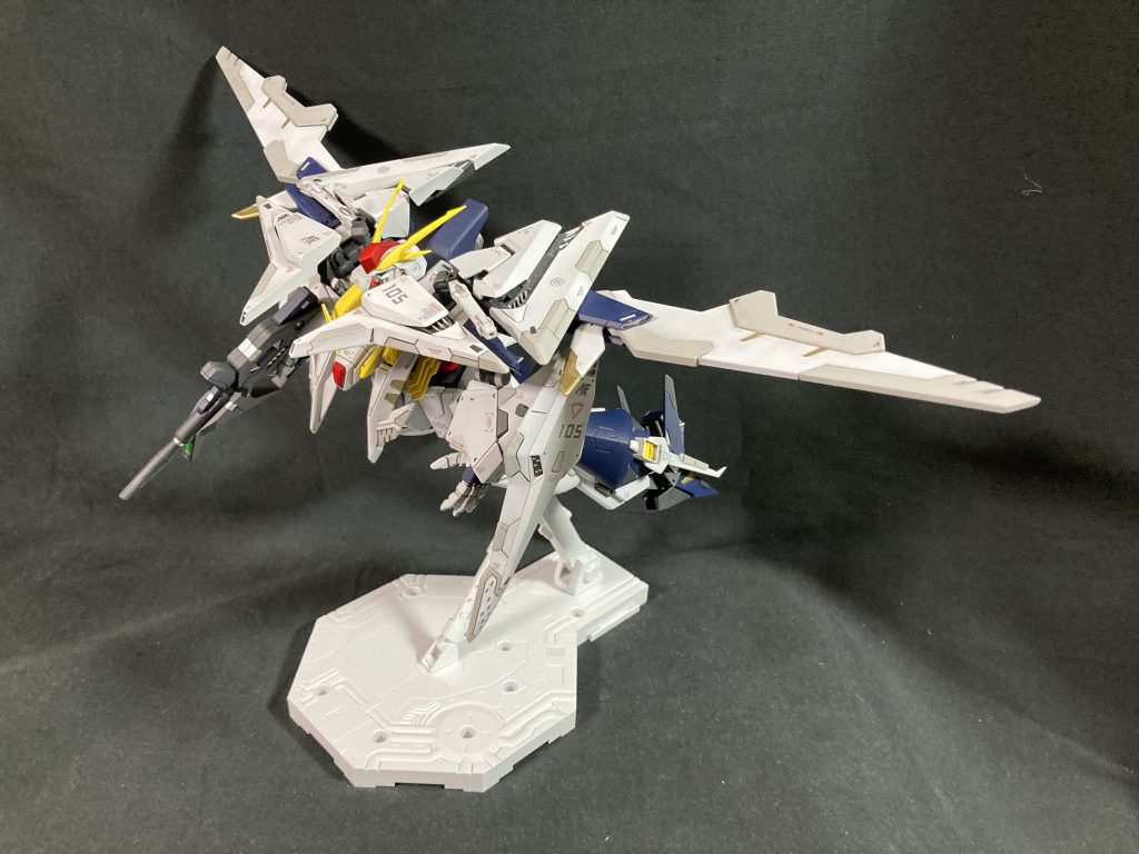 羽展開してみる。なんかこのまま戦闘機にまで変形しちゃいそうな勢いです。