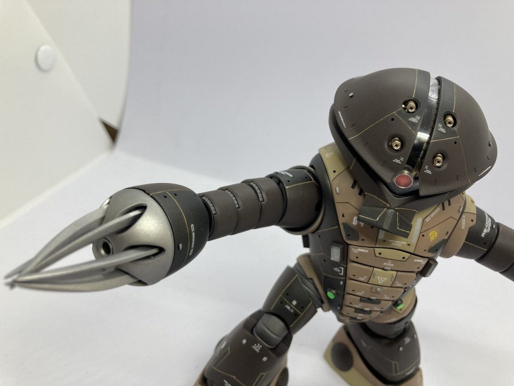 モノアイはメタルパーツとHアイズです。 