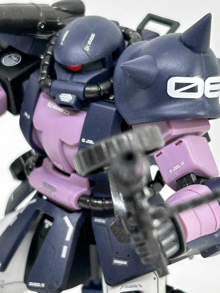 スジ彫り、部分塗装、半光沢コート仕上げです。