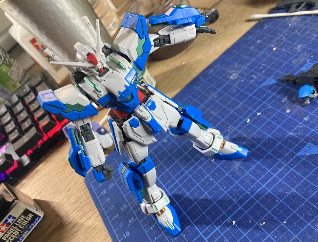 フロントスカート塗装前の段階、クリアパーツはグリーンとシルバーを調色して塗装しています。 最後までお付き合いありがとうございましたm(*_ _)m