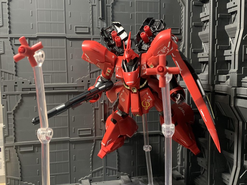 ファンネル。後日2mmのクリアプラ棒を買って、射出を再現できるようにしようと思います。