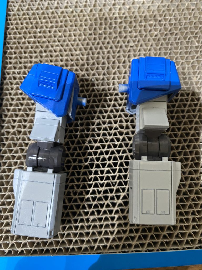 フライルーのフルドドユニットとの軸サイズが合わないので、マスキングテープを積層して固めて太らせました。