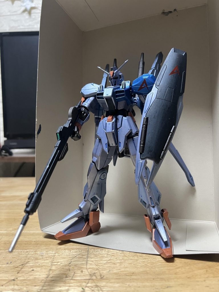 一応自立しますし、関節もちゃんと動きました