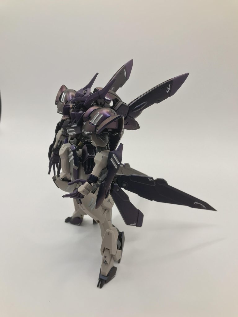 ガンダムグレモリードローン装備–3枚目/制作者：にくつかみもちお