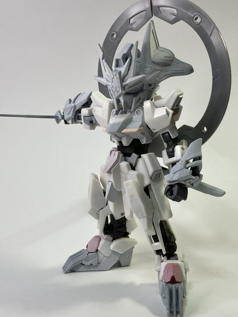 この時点で大まかな形はほぼ決まりましたが、ヴォワチュール・リュミエールをどうするかがとても悩んでいました。また武器もこのままだとしっくり来ていなかったのでそこも悩んでいました。