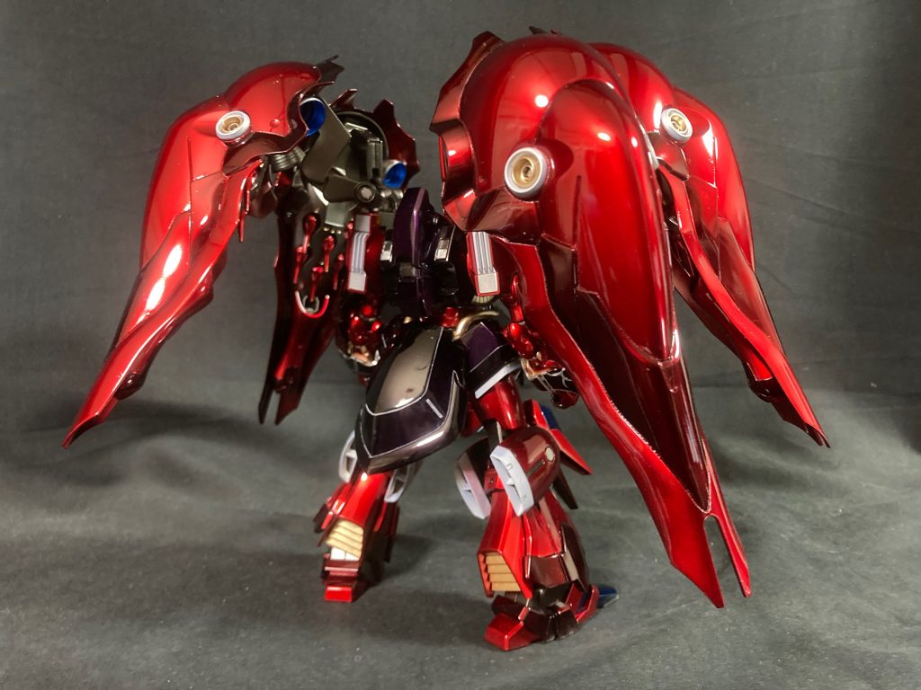 バックショット。赤はクリアレッド、青はクリアブルー、胴体の紫は二色を混ぜて薄めたクリアバイオレットで塗ってます。