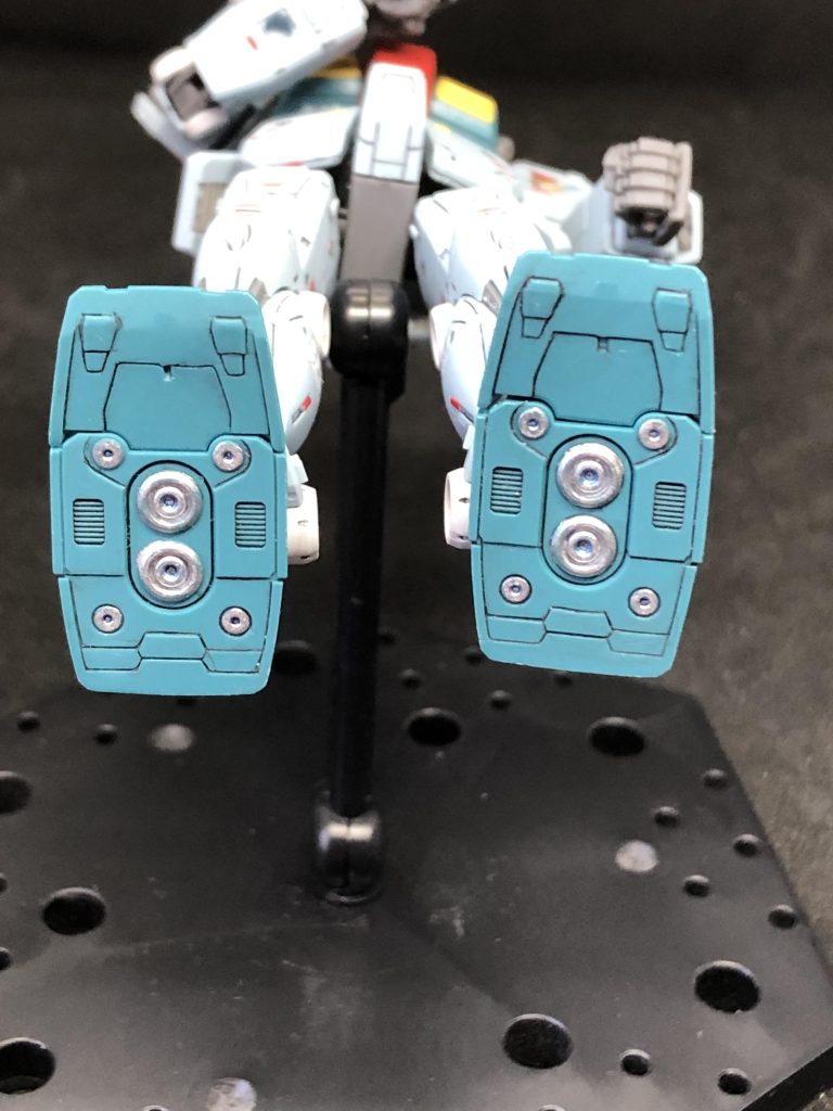 脚の裏も地味に塗り分けています。かなり綺麗に筆塗り出来て満足しています。立っていたら全く見えませんが。