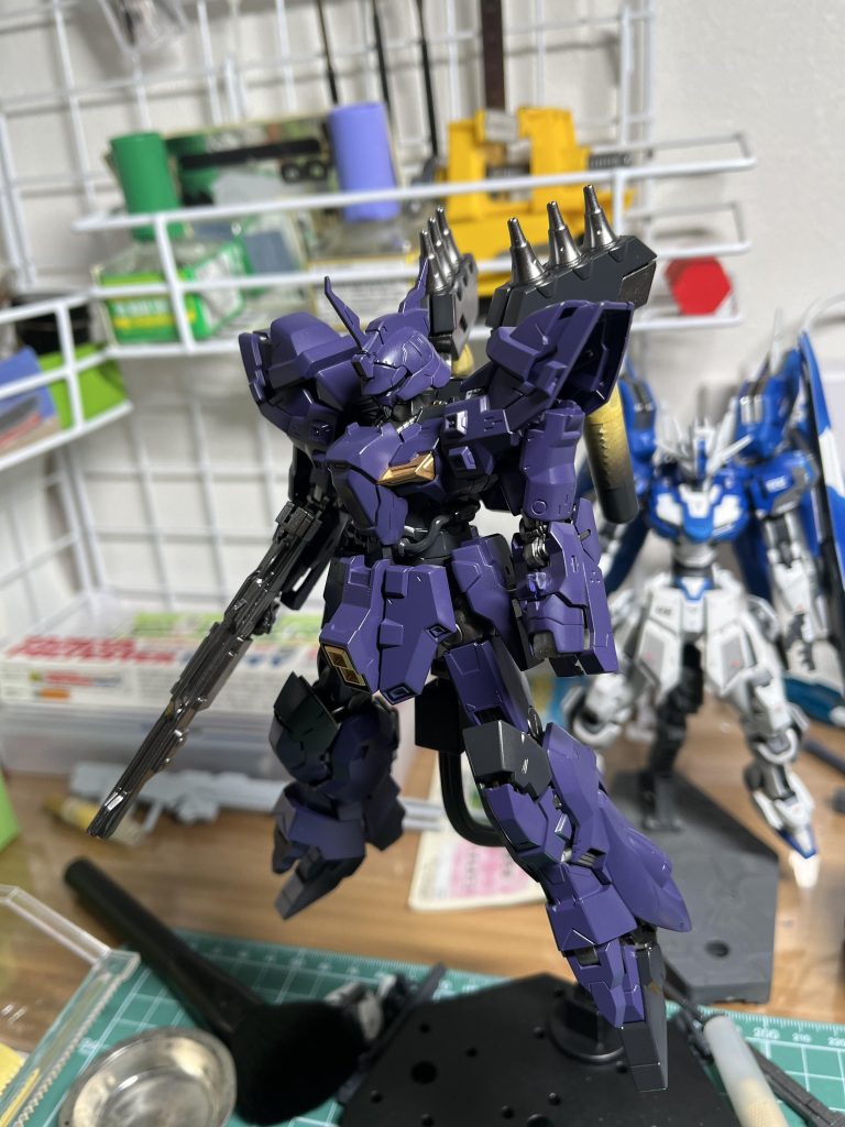 基本塗装まで内部フレームをスターブライトアイアンにて塗装しています。