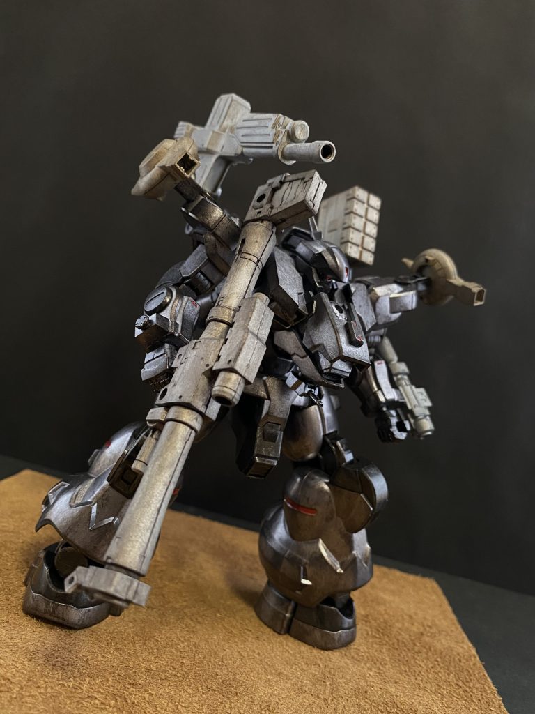 MISSION 06   採掘基地破壊CLIENT   グラスレー・ディフェンス・システム目標 採掘施設全ての破壊報酬 80000cr    レイヴン。君に依頼する。ジェターク社の有する採掘基地内にある主要な採掘施設の破壊を頼みたい。現在、基地内には複数のMSと戦闘車輌が確認されている。最終的な目標は採掘施設だが、MSと戦闘車輌も破壊してくれ、狭い基地内での戦闘になるが、君なら問題ないだろう。ではよろしく頼む。ミッション概要 狭い坑道内の様なエリアでの戦闘が多い。敵と正面きっての撃ち合いが多い為、防御性能重視のセッティングをすると良いだろう。バズーカに、肩と左腕にグレネードを装備、エクステンションの追加ミサイルで敵を発見次第、即撃破するつもりで、遠くの敵にはミサイルを。