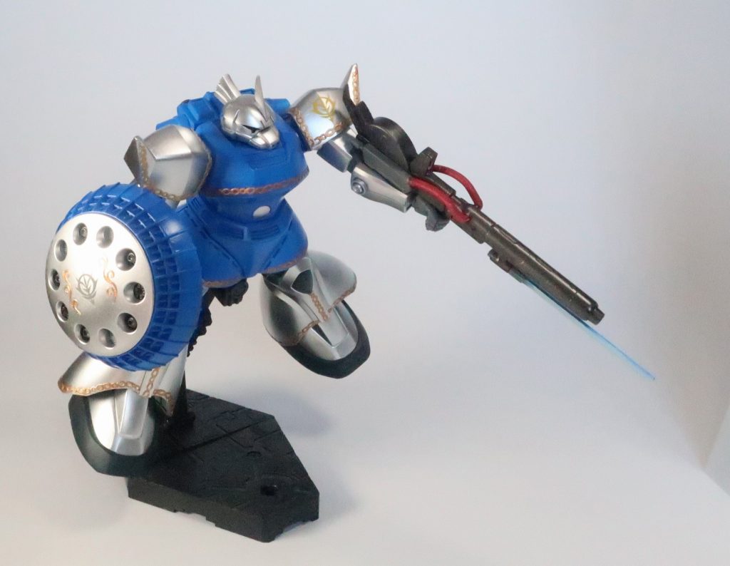 そのためであろうか、性能は建造当時(UC.0095)の最高水準であるが、外見は古式ゆかしいゲルググである。