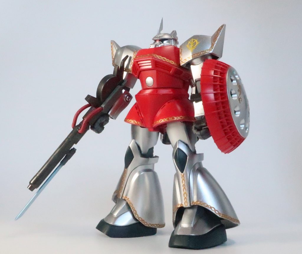 エングレービングはエレガントカットシールという商品です。これを貼り付けた後にサフ吹き・基本塗装をしています。その上からゴールド(シタデル)を筆でなぞっています。