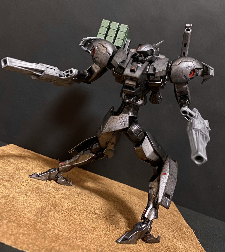 MISSION  21    輸送車両襲撃CLIENT    ペイル・テクノロジーズ目標 輸送車両の撃破報酬 80000cr   追加報酬あり レイヴン。お前にグラスレーの輸送隊の襲撃を依頼する。複数の目標車両をできるだけ撃破してほしい。撃破対象は、護衛のMS、車両も含まれる。多ければ多いほどいい。それに伴った報酬の追加も考えている。お前がどれほどできるのか見せてくれ、レイヴン。ミッション概要 10台の大型輸送トレーラーを撃破していくミッション。トレーラーの護衛をしているMSや、武装車輌を撃破することで、報酬が追加される。輸送隊は以外に足が速い為、ぼんやりしていると次々とエリア外に行ってしまう。幸い車列はまとまっているので、MSは、肩のミサイルと、パルスライフルで、車両は両手武器のショットガンで素早く撃破していこう。