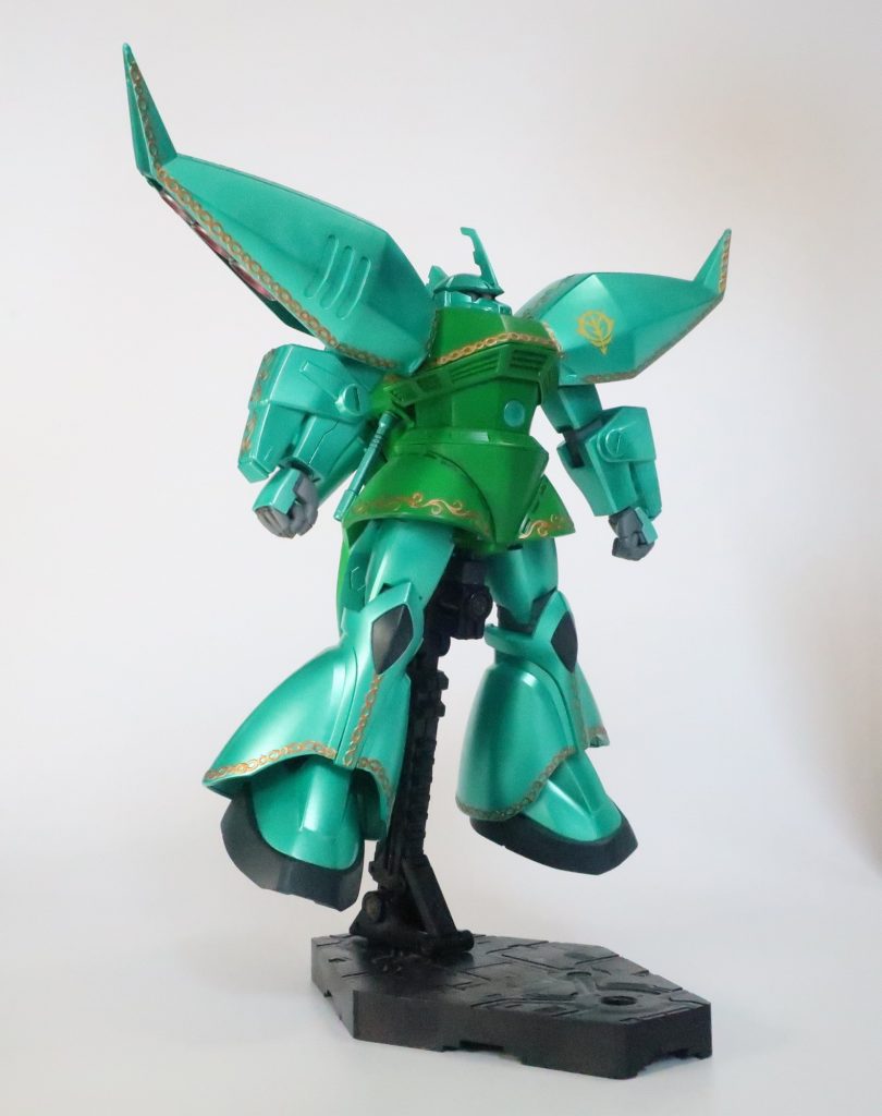 ドズル閣下の娘なので機体色はグリーンにしました。ミネバ様のような高貴なお方にライフル等は似合わないと思い素手です。