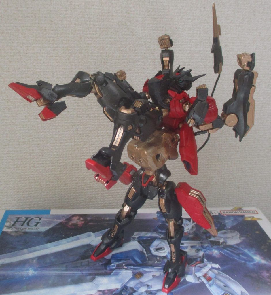 さらに、台座無しで、前脚を挙げたポーズも可能。