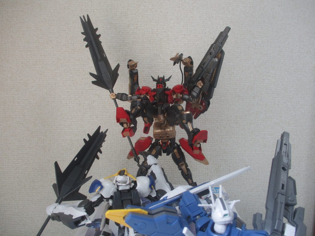 せっかくなので、ミキシング元の2機と対決！！三日月「なんかアイツ、バルバトスとエアリアルを混ぜたような姿してるね・・・」スレッタ「だ、だったら、私達が力合わせなきゃですね、三日月さんっ」