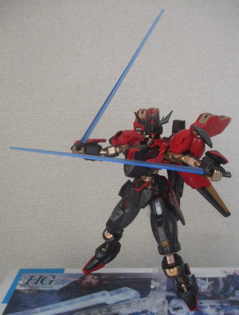 「進めば2つ」の二刀流ビームサーベル！！