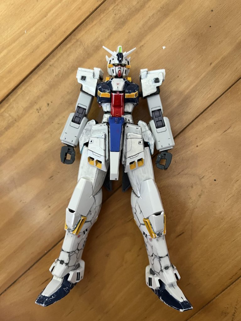 第一形態は純粋にケストレルを可動化した物でした。その可動部を変更した第二形態となりました。後(画像は第二形態)第一形態→腕フレーム:ディナイアル 脚部フレーム:ヘルムヴィーゲ･リンカー その他第二形態→肩:ヘビーガンダム 腕:Mk-Ⅱ 太腿:ガルバルディ 膝下内部:ギャン 胴体:アストレイ 腰:Z(Revive)･ステイメン･百万式･レオパルドDV 膝:トランジェント･シェンロン(Ka)