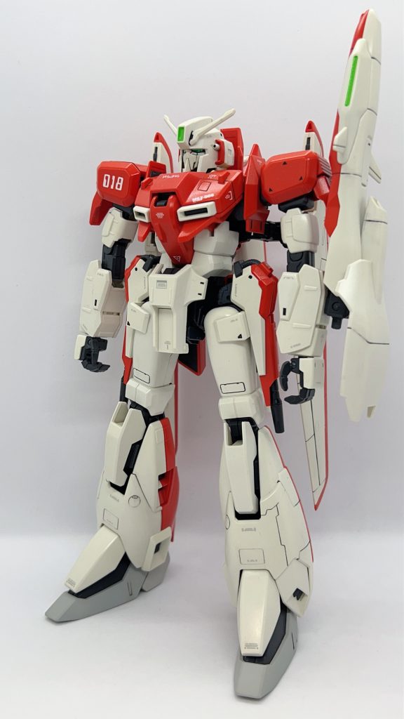 昔のキットなのでモールドをスジボリした方が良かったです（特に羽根のスミ入れが流れて入らない）。