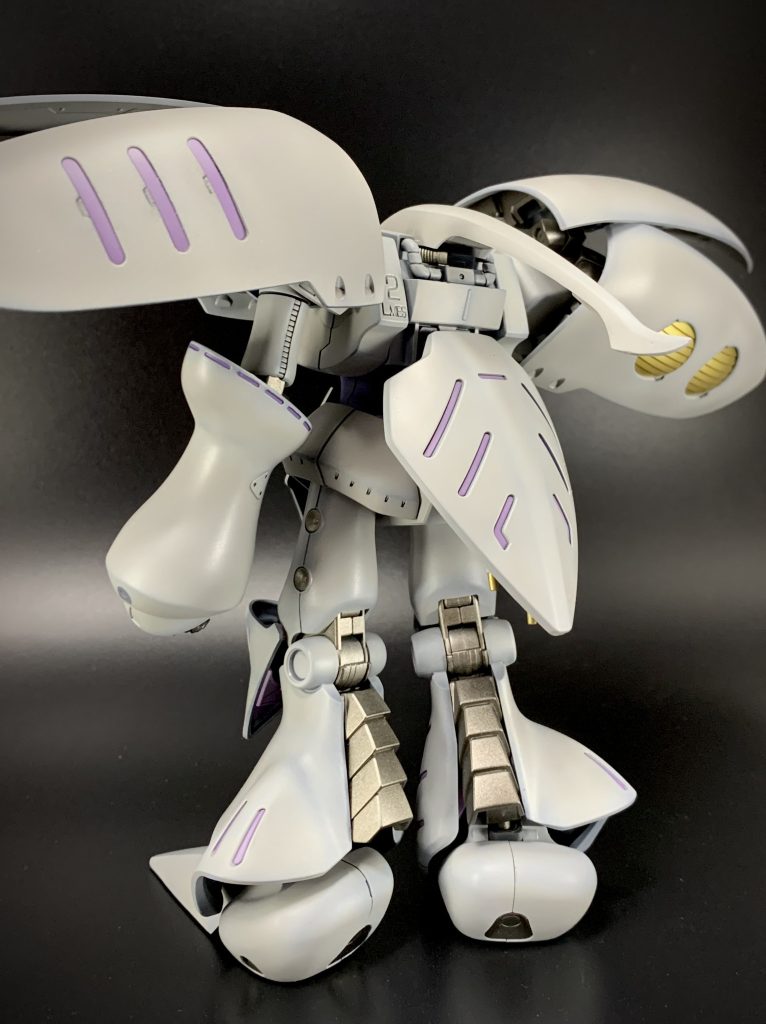 頭部後ろに長く伸びるパーツの形状を少し変えてみました。