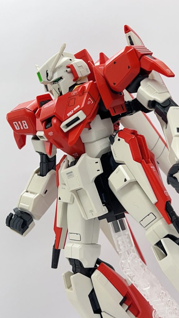 赤かオレンジ系のデカールにすれば良かった。