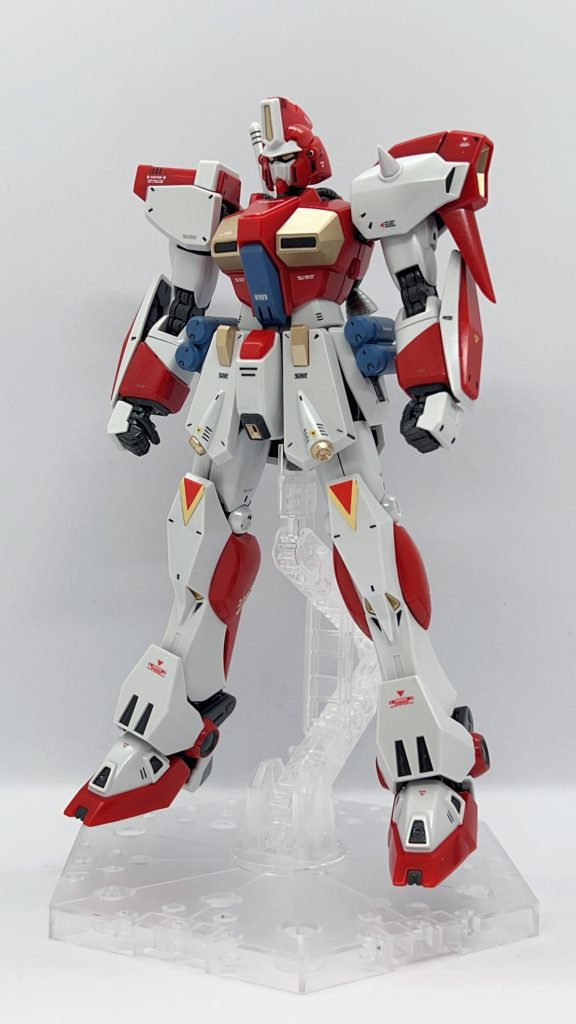 白はパールホワイト、赤はシャインレッドにクリアーレッドを吹いて全塗装しました。