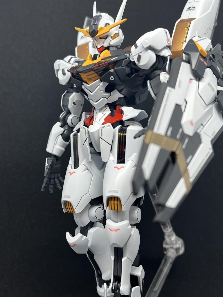 νガンダムのカラーをイメージして作成しました。