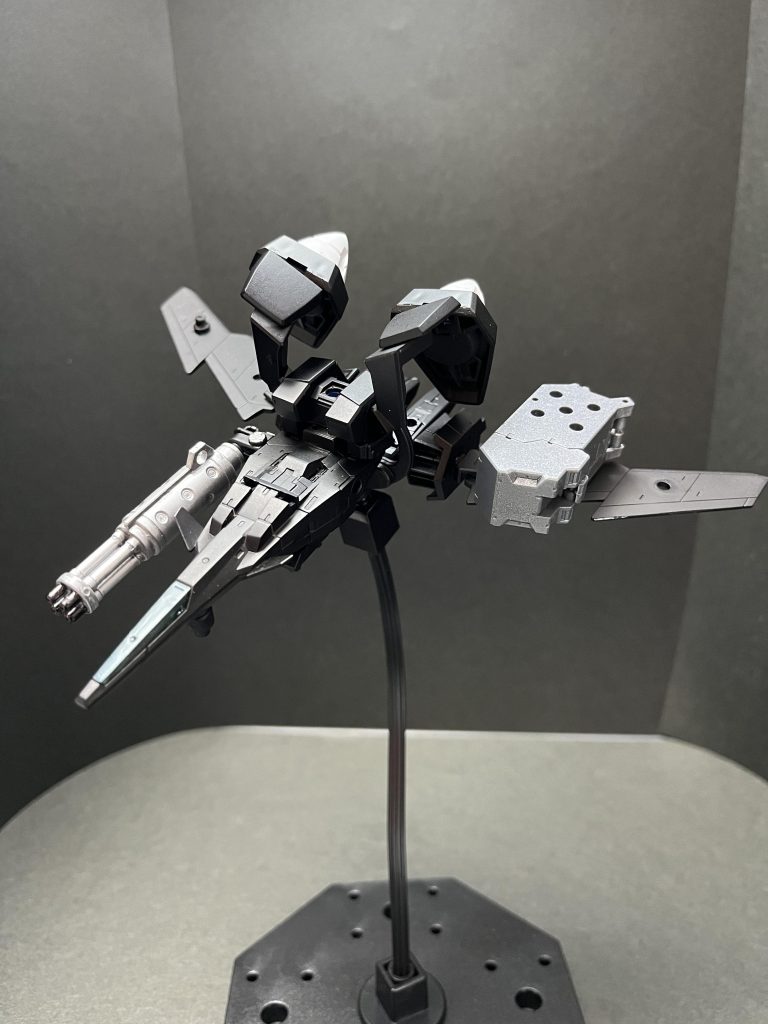 イーグルライザーオーライザーを参考に作られたGNドライブ搭載の支援機、戦闘以外に援護機、武装を運搬する役目も担うバルキリー、セルファイターなど参考にしましたそ、空飛ぶ電池！きらくにさん(´・ω・)！