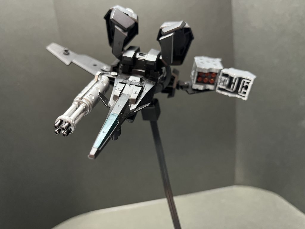 ガンポッド、マイクロミサイル武装はかなりバルキリーをリスペクト