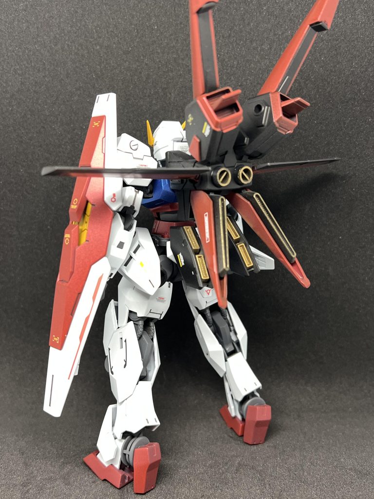 バックパックはレッドフレームフライトユニットのモノを付けております。上下逆になってますが、、普通に間違えました(☝︎ ՞ਊ ՞)☝︎まぁ、前方から見た時にボリュームが出た気がするので結果オーライとします。。。