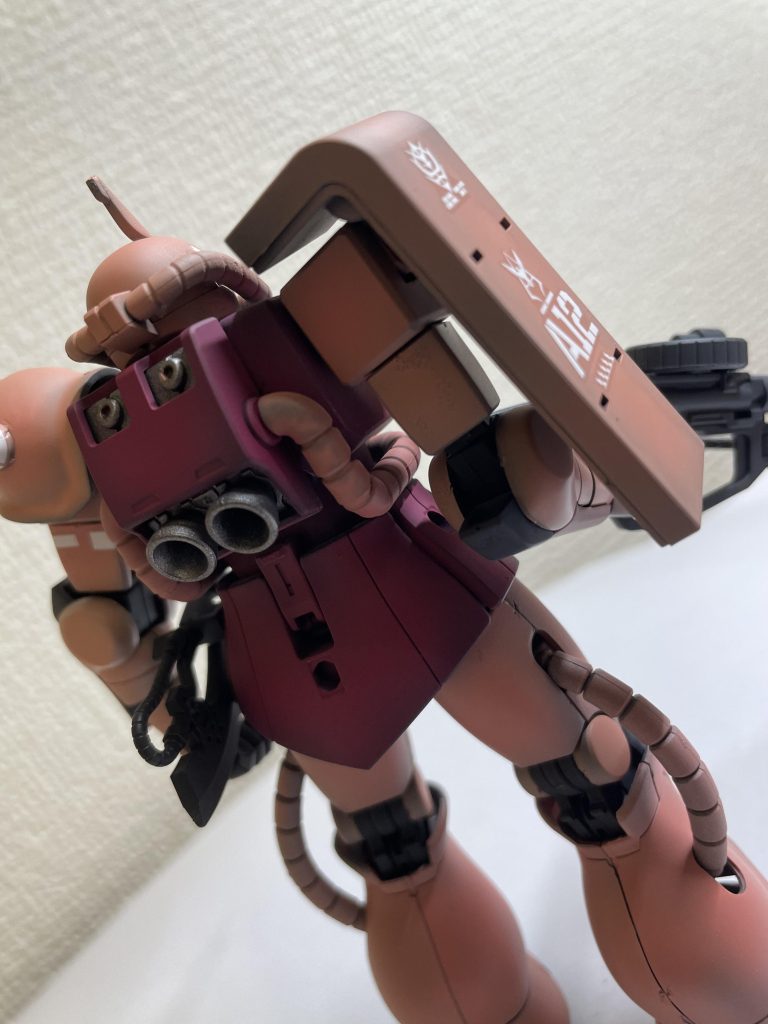 HG シャア専用ザクII–5枚目/制作者：工房たなか