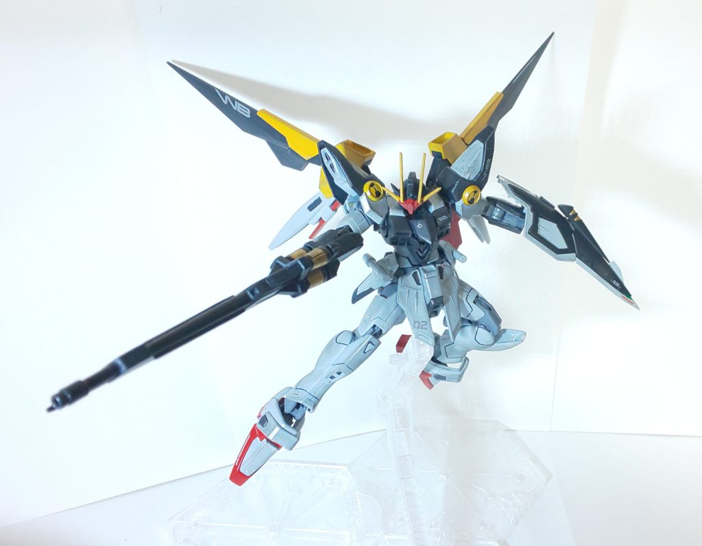 カラーリングをシュピーゲル風にしようと思ったのですが、出来上がってから色合いがシュピーゲルというよりストライクノワールよりに成ってしまったことにあとから気づきました。