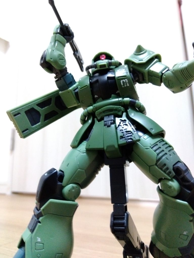 シールド裏や、装甲が剥がれた痕のグレーは、シタデルカラーのMECHANICUS STANDARD GREYにスミ入れとしてNULN OIL。