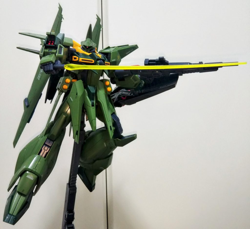 サーベル抜刀!!腕部グレネードのフタも開閉可能です。合体可変機構を搭載しつつスタイリングも良く、しかも組みやすい良キットだと思います。最後までご覧くださり、ありがとうございます!