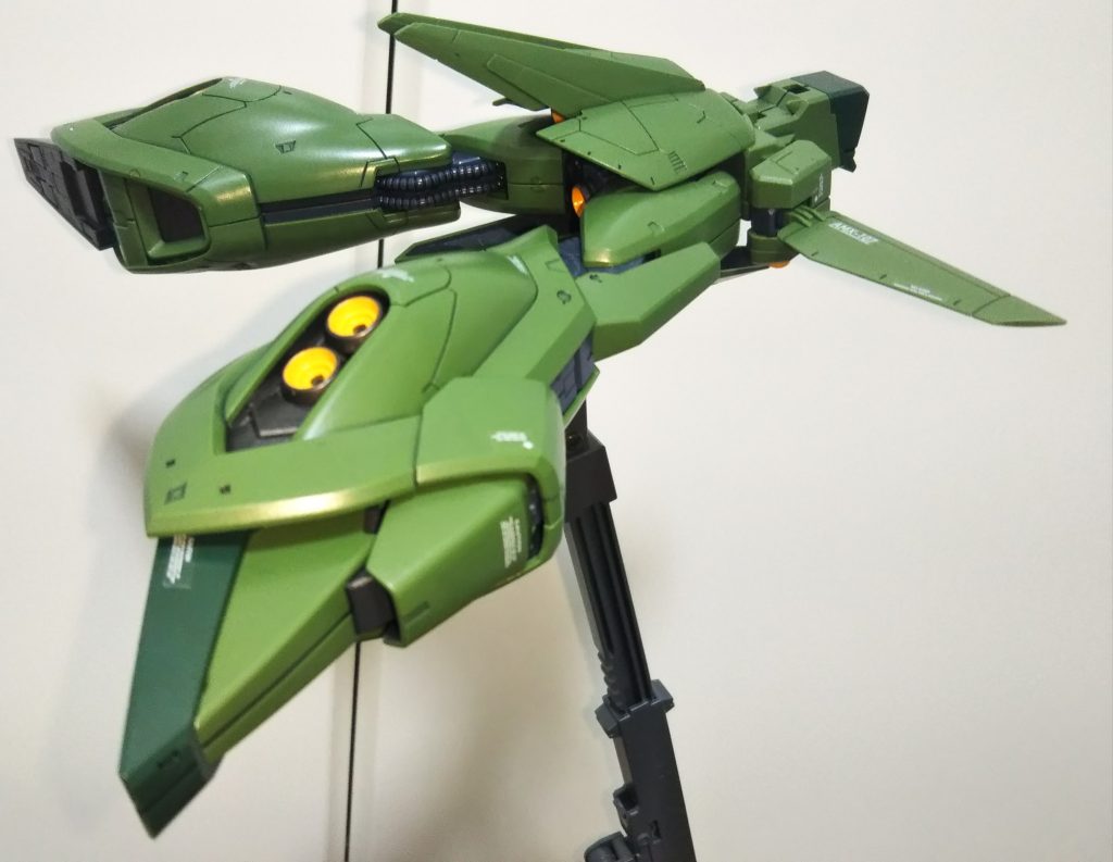 バウ・ナッター単機アタッカーに比べてあっさりした変形ですね^^;