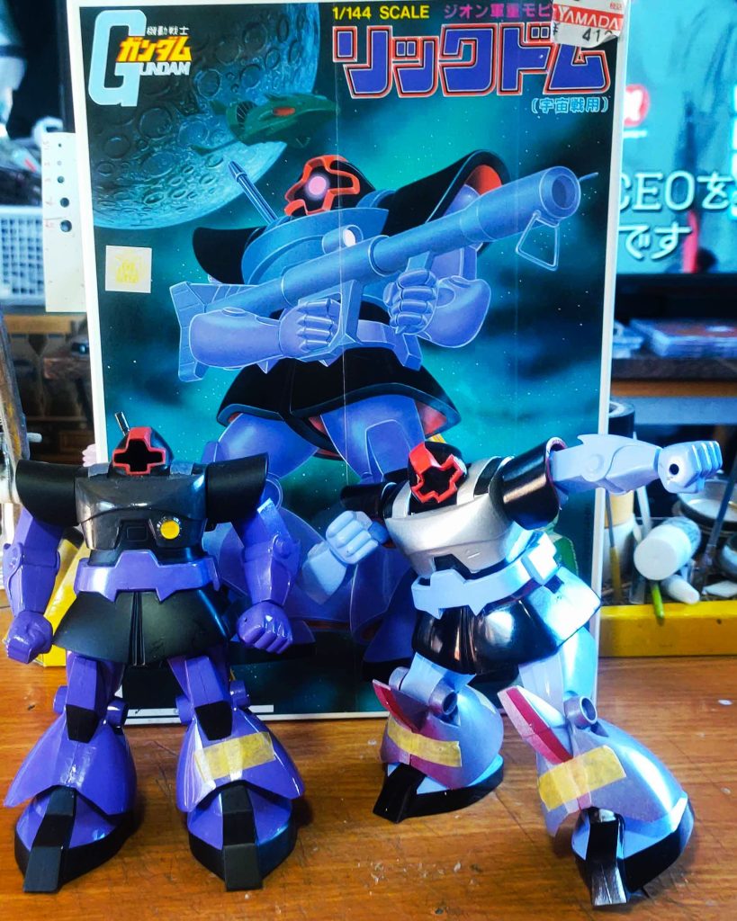 ストレート組みの同キット（左）との比較